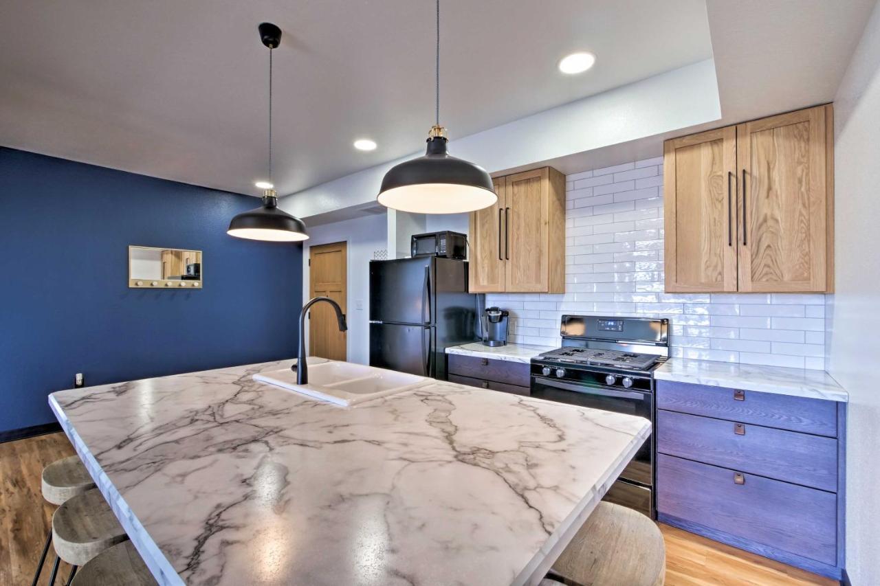 Luxe Amish Country Apartment With Rooftop Terrace! Millersburg Luaran gambar